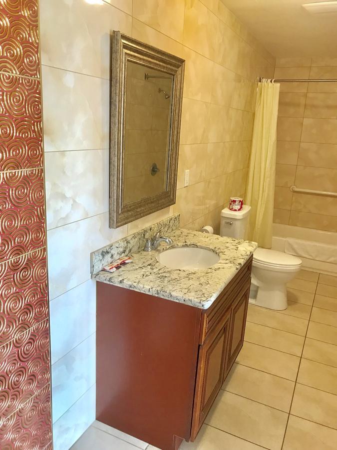 Norwalk Inn & Suites Екстериор снимка