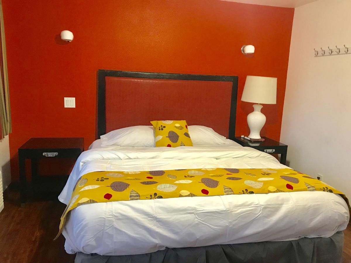 Norwalk Inn & Suites Екстериор снимка